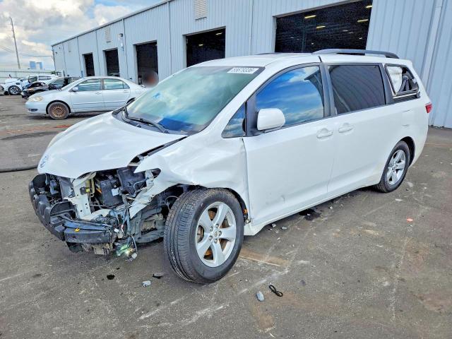 Auction sale of the 2016 Toyota Sienna, vin: 5TDKK3DC7GS726955, lot number: 55679336