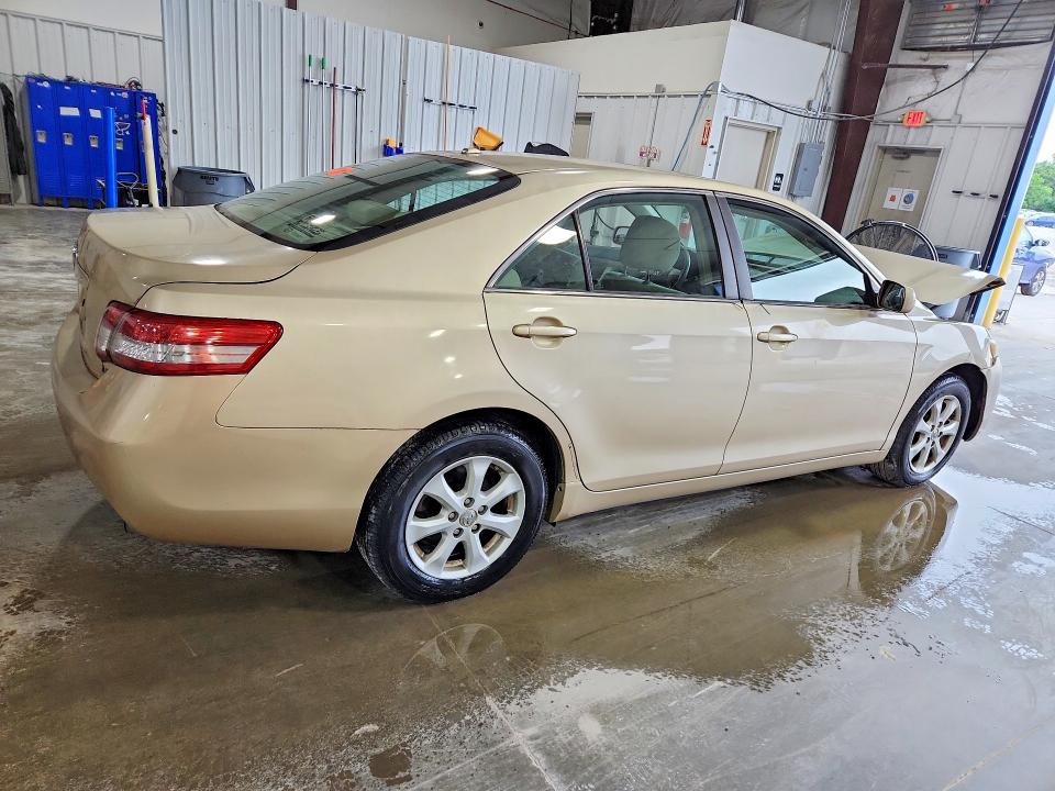 2010 Toyota Camry მანქანა იყიდება აუქციონზე, vin: 4T4BF3EK2AR015842, აუქციონის ნომერი: 58020136