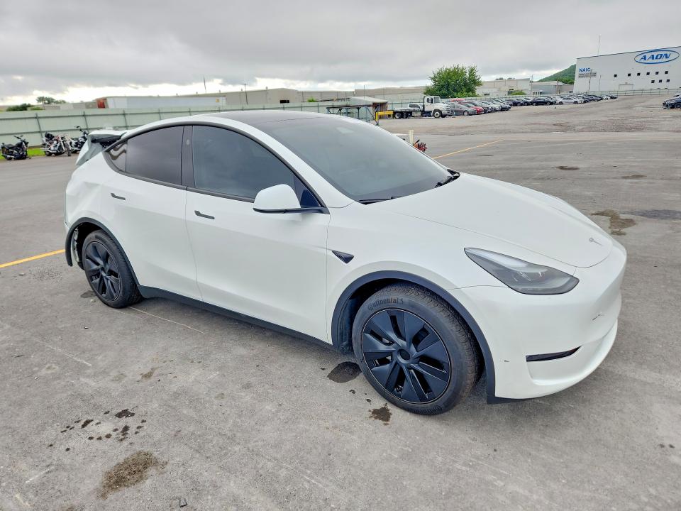 Продажа на аукционе авто 2025 Tesla Model Y, vin: 7SAYGAEE8SF247833, номер лота: 57669996