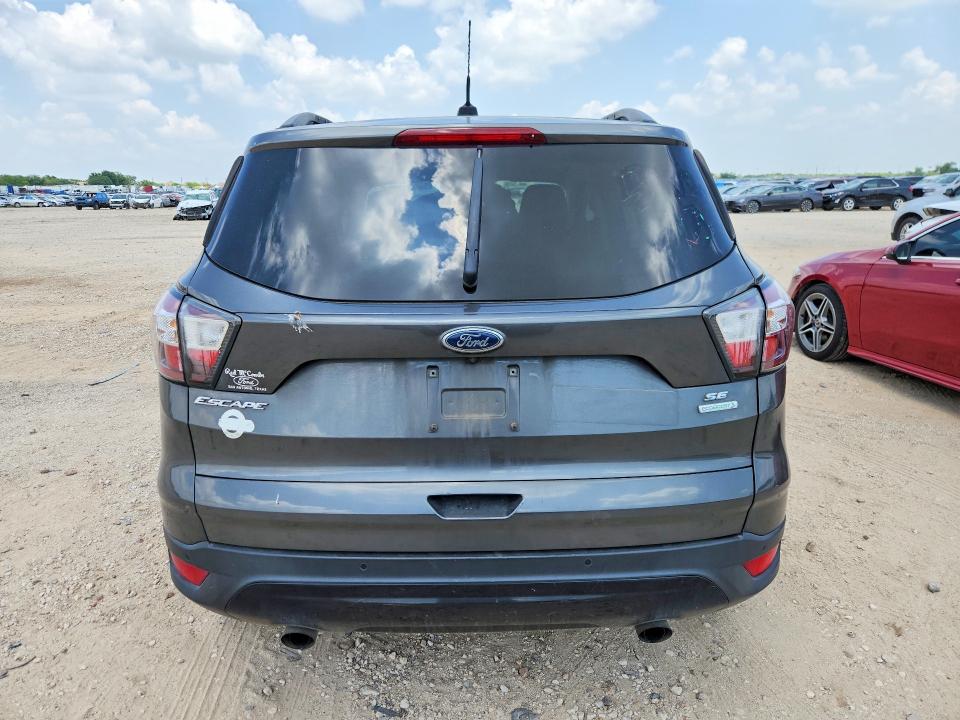 55576396 :رقم المزاد ، 1FMCU0GD5HUA38639 vin ، 2017 Ford Escape مزاد بيع