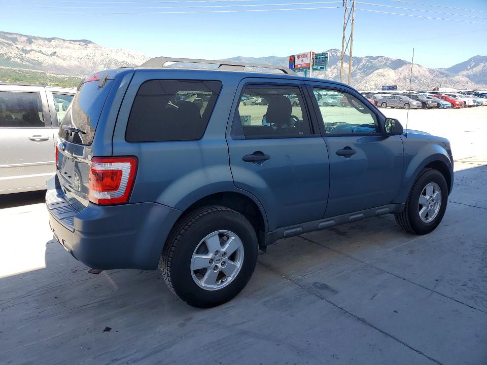 2010 Ford Escape მანქანა იყიდება აუქციონზე, vin: 1FMCU0D72AKC44856, აუქციონის ნომერი: 57196776