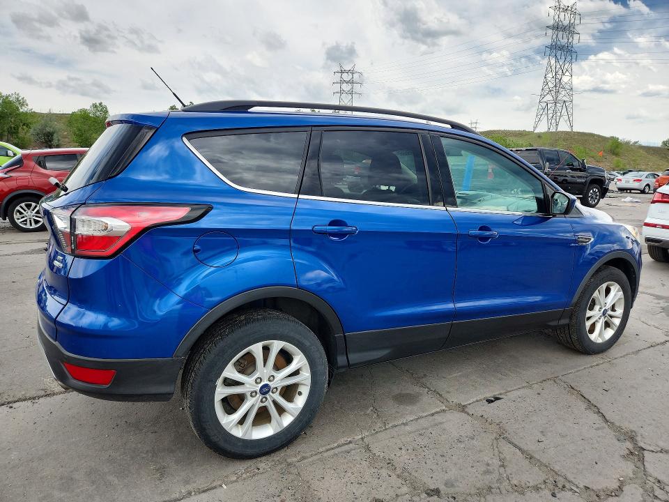 Продажа на аукционе авто 2017 Ford Escape, vin: 1FMCU9GD4HUE90490, номер лота: 55956866