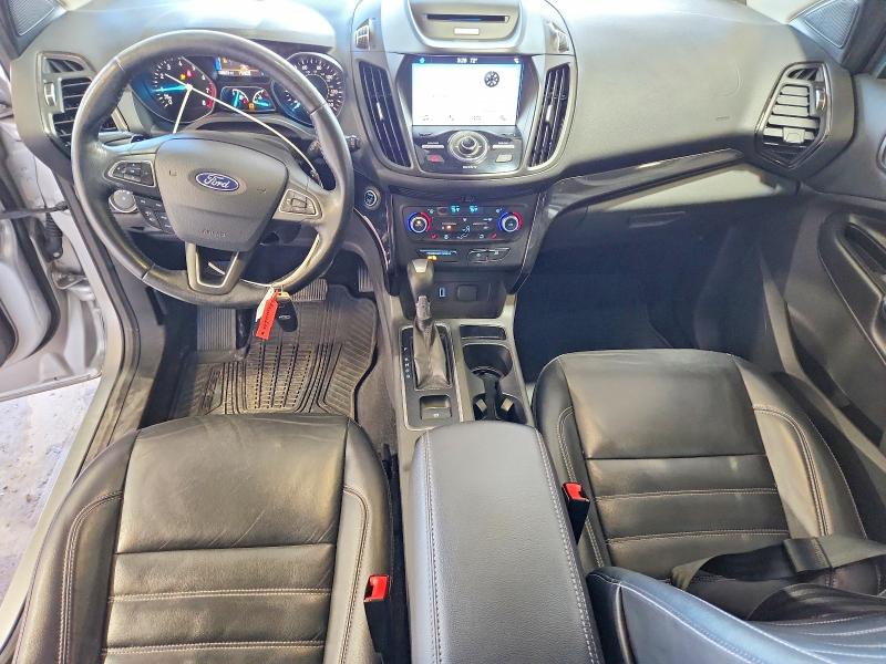 58721536 :رقم المزاد ، 1FMCU9JD3HUD06598 vin ، 2017 Ford Escape مزاد بيع