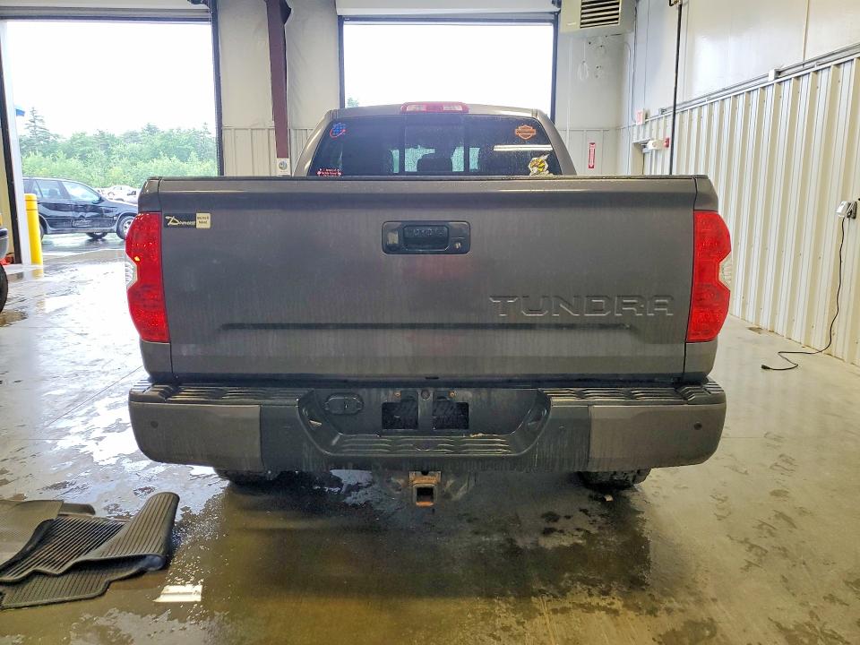 58636756 :رقم المزاد ، 5TFBY5F10JX713195 vin ، 2018 Toyota Tundra مزاد بيع