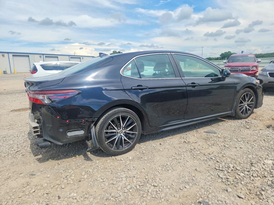 57116916 :رقم المزاد ، 4T1G11AK9MU570607 vin ، 2021 Toyota Camry مزاد بيع