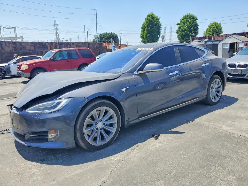Продажа на аукционе авто 2018 Tesla Model S, vin: 5YJSA1E26JF296411, номер лота: 55539626