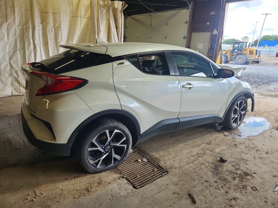 58022726 :رقم المزاد ، NMTKHMBX8KR100400 vin ، 2019 Toyota C-hr مزاد بيع