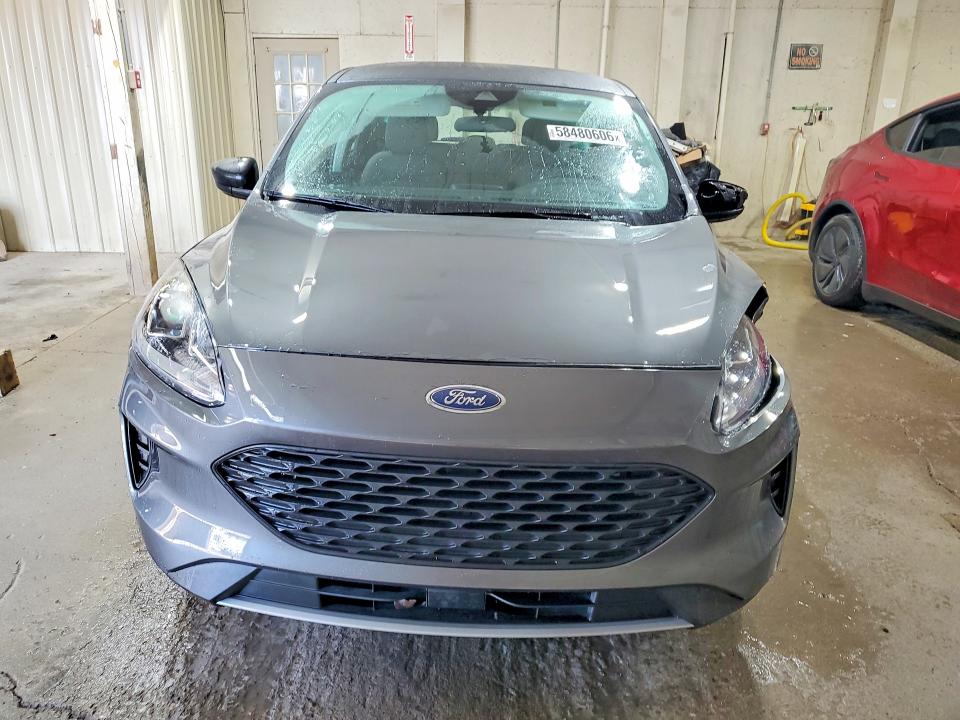 58480606 :رقم المزاد ، 1FMCU0F6XNUA36240 vin ، 2022 Ford Escape مزاد بيع
