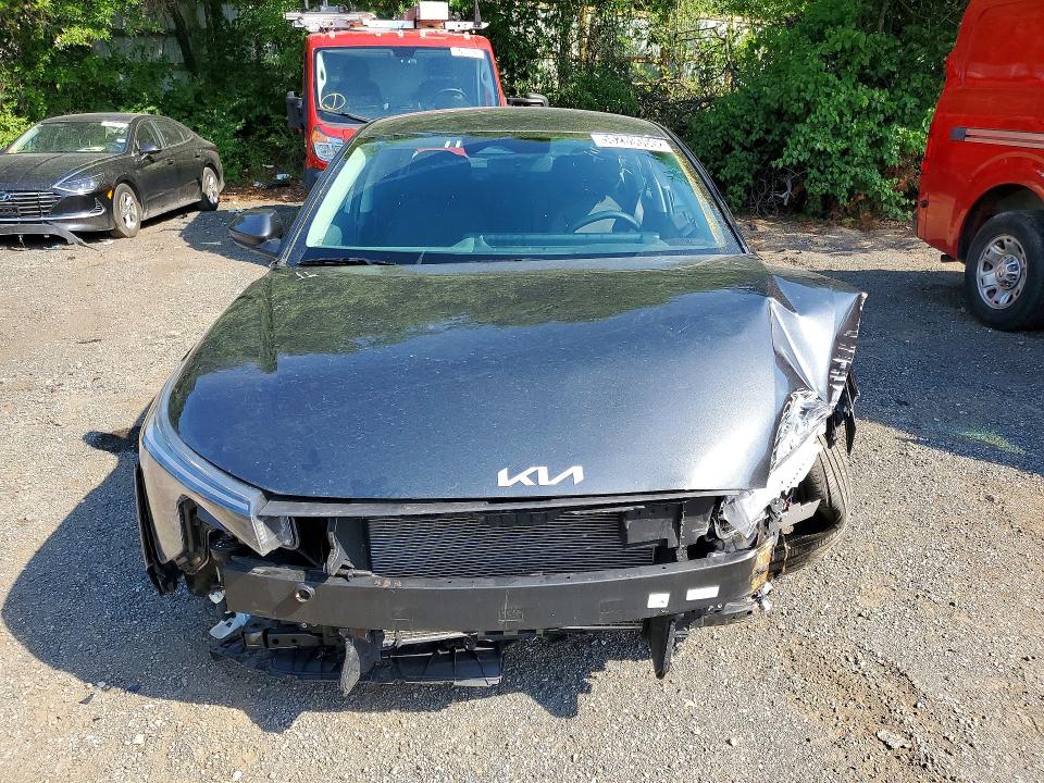 2025 Kia K4 მანქანა იყიდება აუქციონზე, vin: 3KPFT4DE2SE118270, აუქციონის ნომერი: 58289066