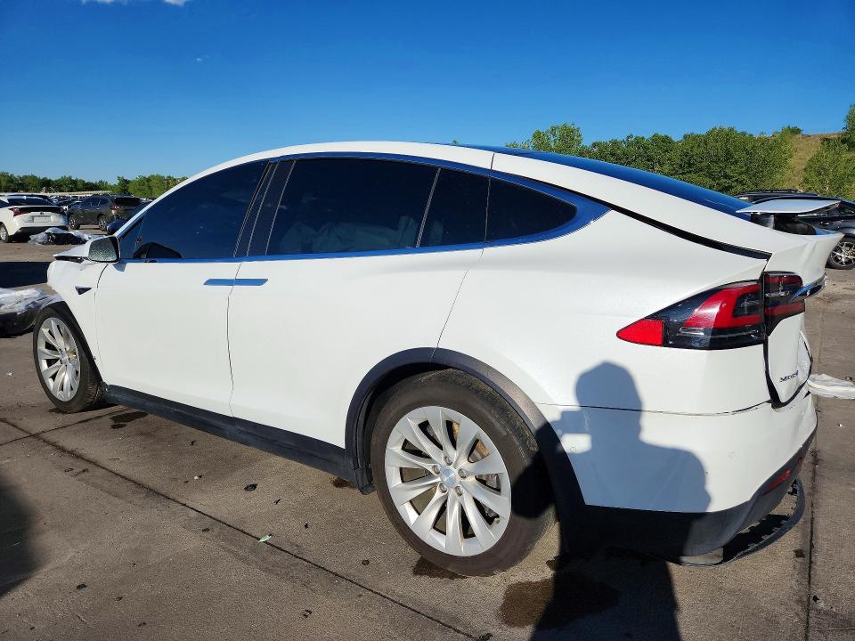 Продажа на аукционе авто 2017 Tesla Model X, vin: 5YJXCBE22HF044722, номер лота: 56644206