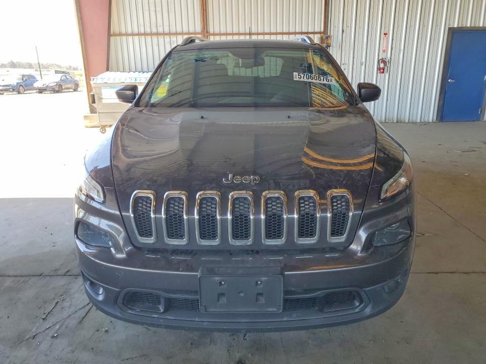 57060876 :رقم المزاد ، 1C4PJLCB9HW640985 vin ، 2017 Jeep Cherokee مزاد بيع