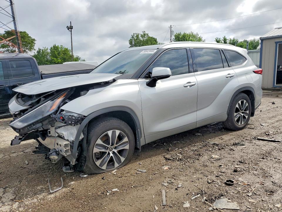 56642656 :رقم المزاد ، 5TDGZRBH6NS586431 vin ، 2022 Toyota Highlander مزاد بيع
