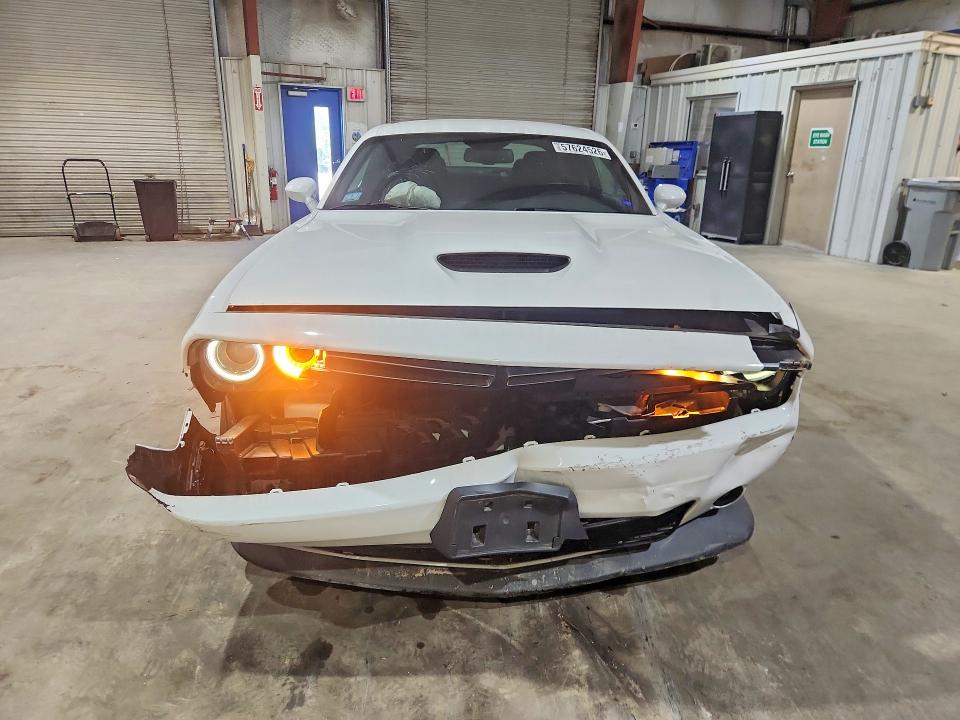 57624526 :رقم المزاد ، 2C3CDZKG1NH175672 vin ، 2022 Dodge Challenger مزاد بيع