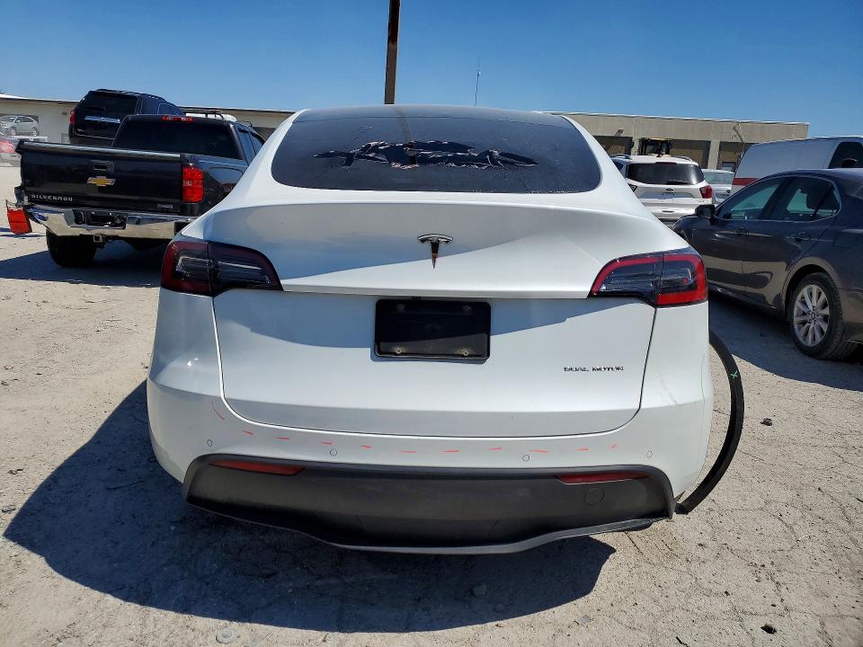 Auction sale of the 2022 Tesla Model Y, vin: 7SAYGDEE2NF413284, lot number: 58672286