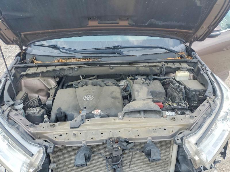 Aukcja sprzedaży 2018 Toyota Highlander, vin: 5TDJZRFH2JS882556, numer aukcji: 57956186