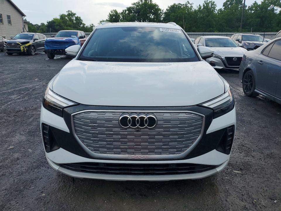 55822856 :رقم المزاد ، WA1ACBFZ9RP003295 vin ، 2024 Audi Q4 E-tron مزاد بيع