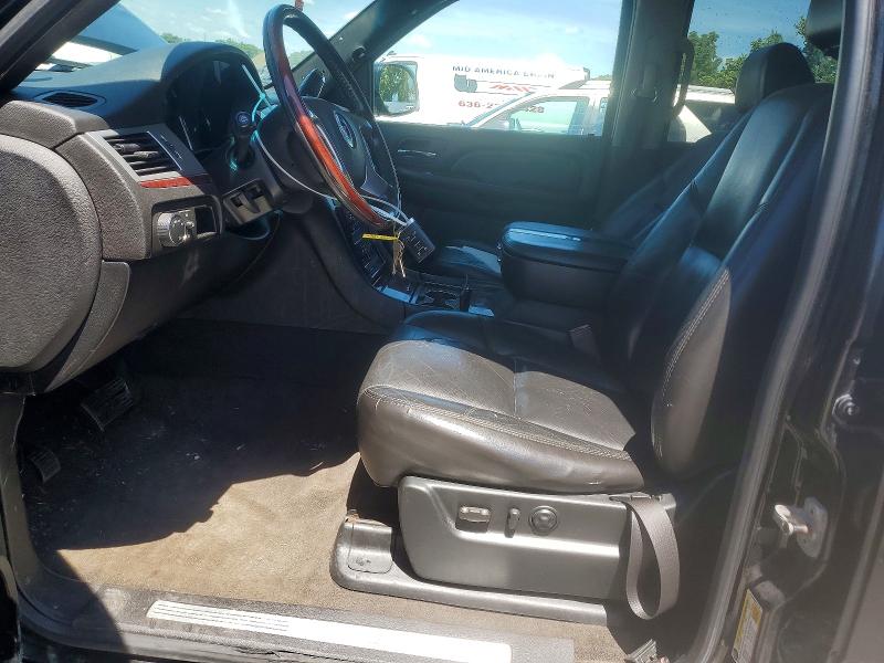 57638736 :رقم المزاد ، 1GYEC63808R132730 vin ، 2008 Cadillac Escalade مزاد بيع