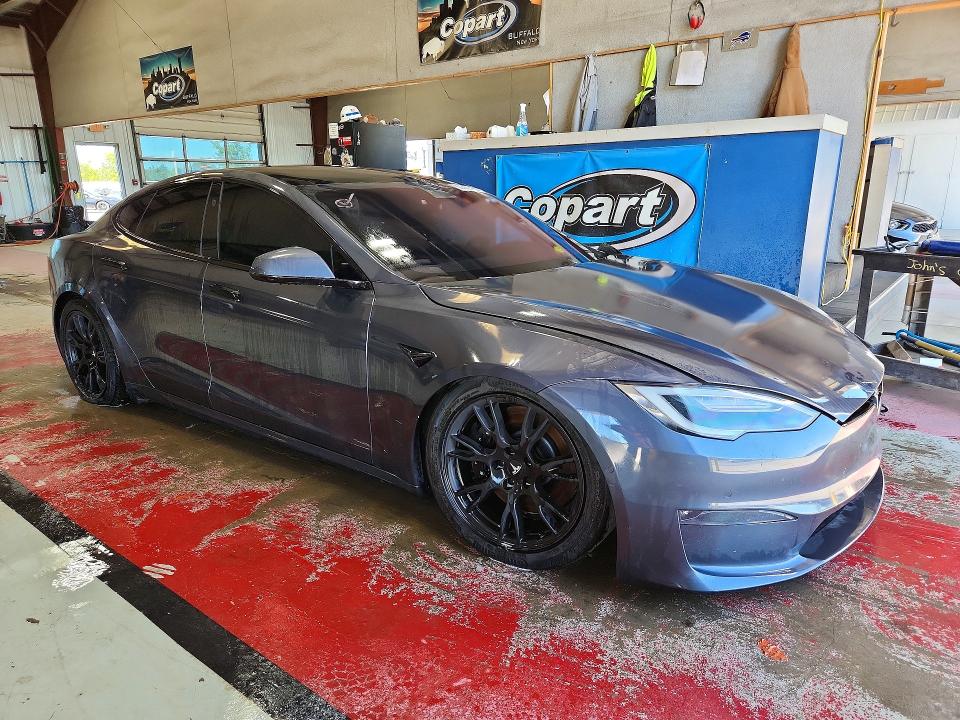 69382495 :رقم المزاد ، 5YJSA1E50NF470151 vin ، 2022 Tesla Model S مزاد بيع