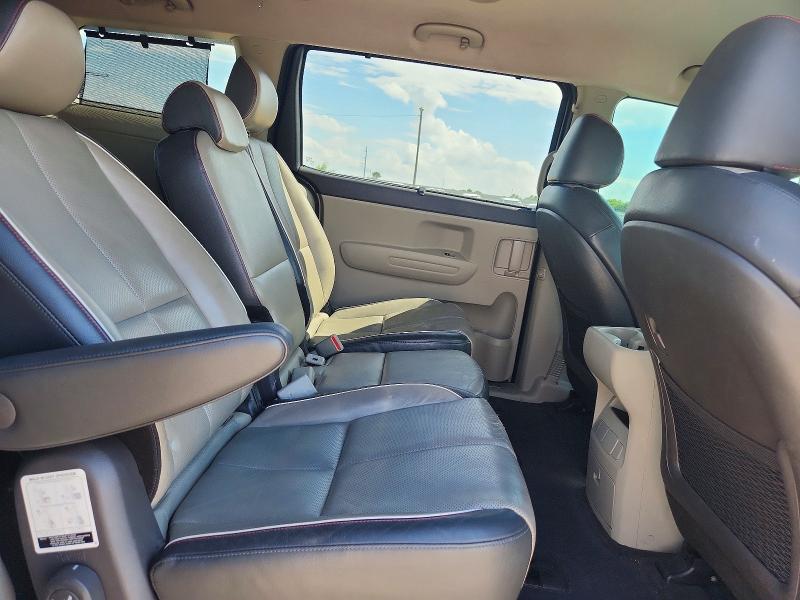 56470656 :رقم المزاد ، KNDMB5C10H6283814 vin ، 2017 Kia Sedona مزاد بيع