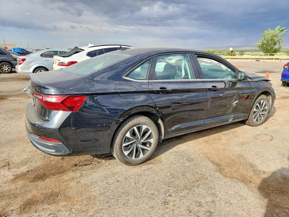 56494126 :رقم المزاد ، 3VWCM7BU6NM023732 vin ، 2022 Volkswagen Jetta مزاد بيع