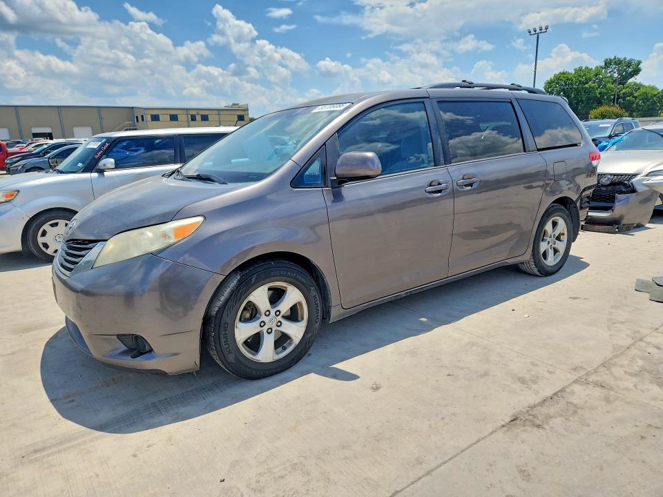 2013 Toyota Sienna მანქანა იყიდება აუქციონზე, vin: 5TDKK3DC8DS404725, აუქციონის ნომერი: 55706086