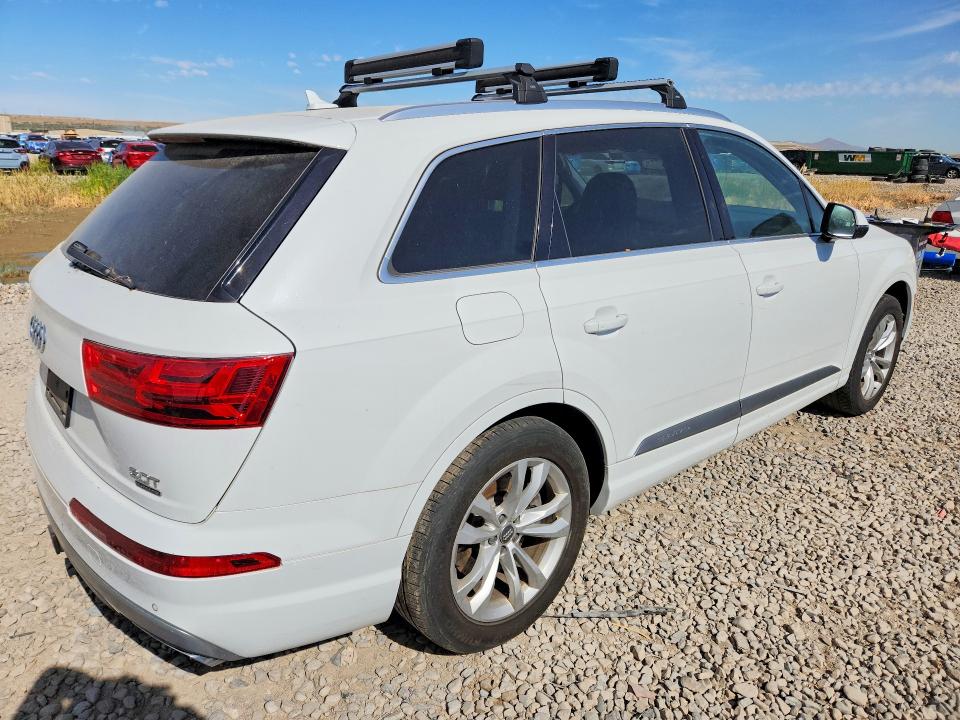 55081026 :رقم المزاد ، WA1LAAF72HD003999 vin ، 2017 Audi Q7 مزاد بيع