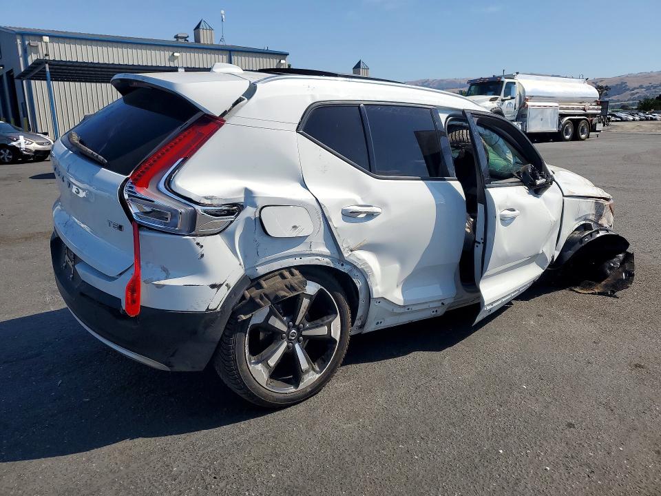 57712466 :رقم المزاد ، YV4162UK1L2261198 vin ، 2020 Volvo Xc40 مزاد بيع