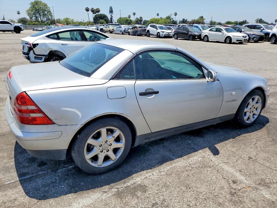 Продажа на аукционе авто 2000 Mercedes-benz Slk, vin: WDBKK47FXYF155554, номер лота: 56358226