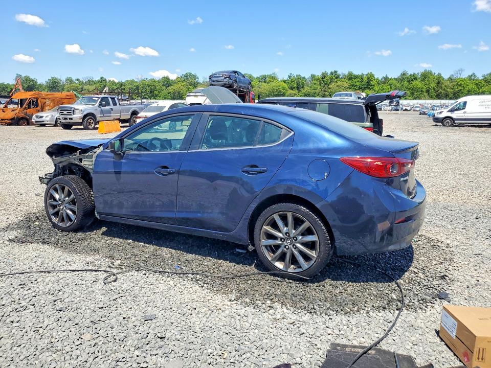 55534956 :رقم المزاد ، 3MZBN1V30JM275009 vin ، 2018 Mazda 3 مزاد بيع