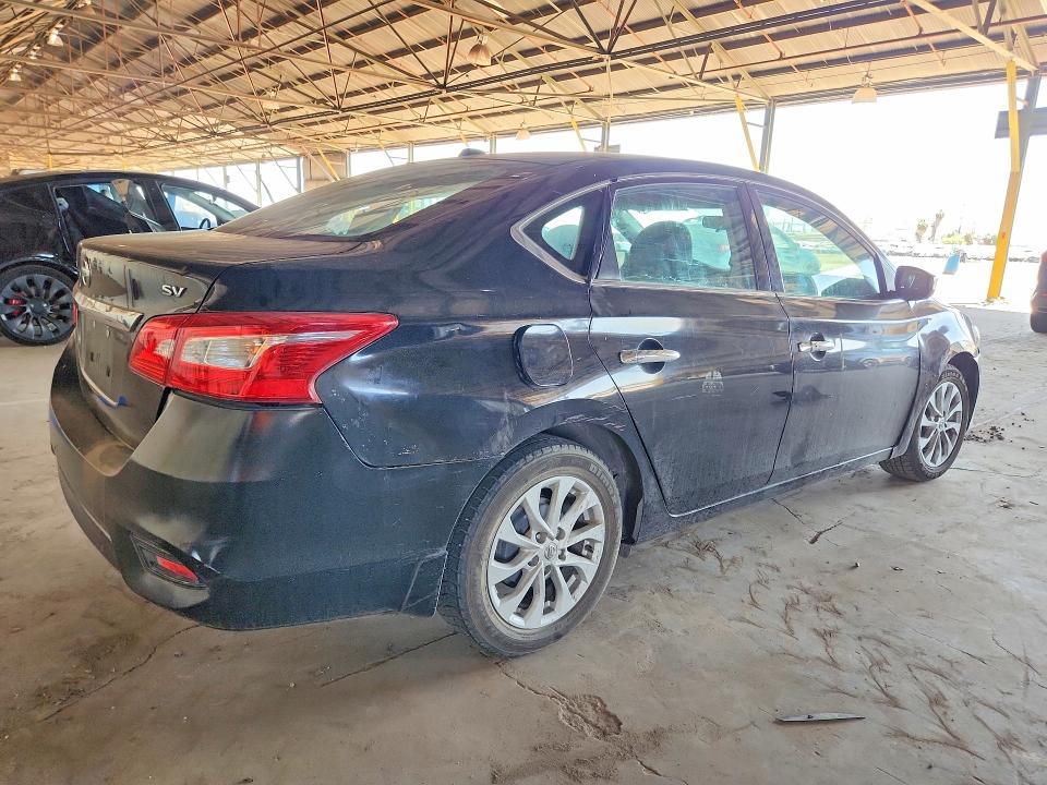 55762976 :رقم المزاد ، 3N1AB7AP5JY227729 vin ، 2018 Nissan Sentra مزاد بيع