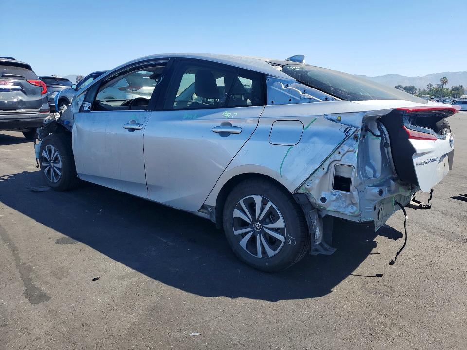 2017 Toyota Prius Prime მანქანა იყიდება აუქციონზე, vin: JTDKARFP3H3032322, აუქციონის ნომერი: 57216516