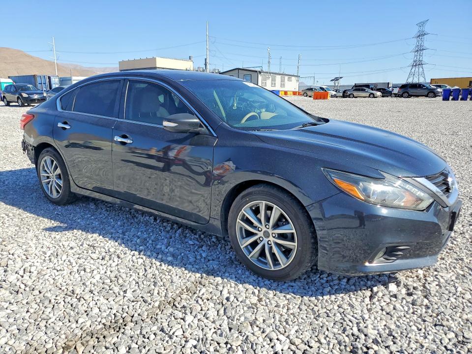 Продажа на аукционе авто 2017 Nissan Altima, vin: 1N4AL3AP1HC116378, номер лота: 59207086