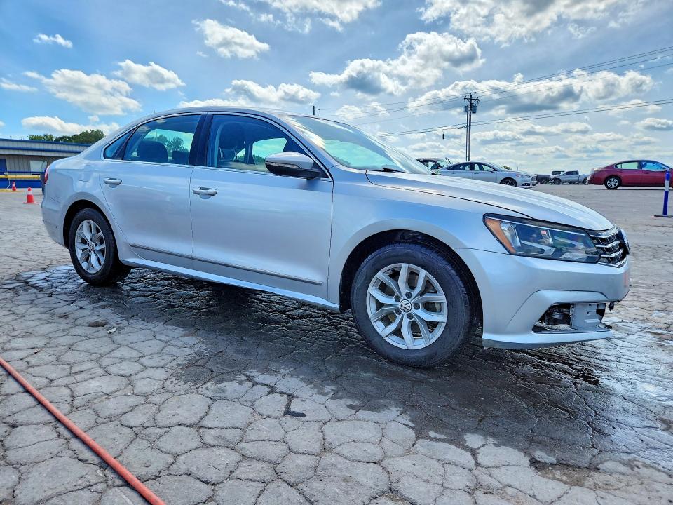 2016 Volkswagen Passat მანქანა იყიდება აუქციონზე, vin: 1VWAT7A30GC008439, აუქციონის ნომერი: 58270236