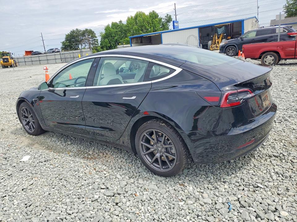 59082386 :رقم المزاد ، 5YJ3E1EB9JF170066 vin ، 2018 Tesla Model 3 مزاد بيع