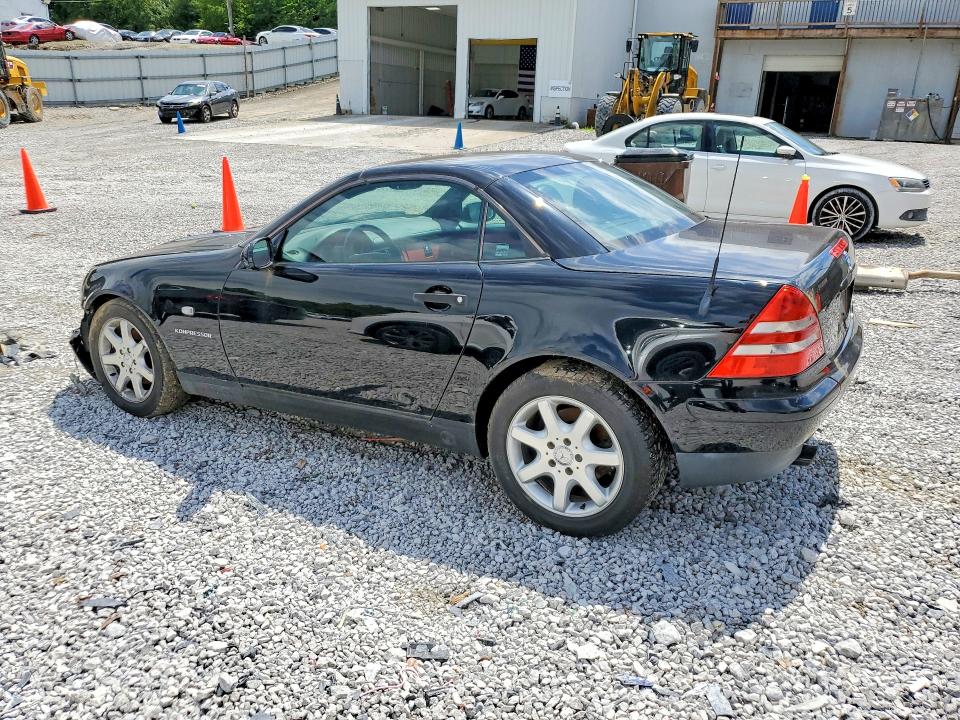 56833226 :رقم المزاد ، WDBKK47F3WF063229 vin ، 1998 Mercedes-benz Slk مزاد بيع
