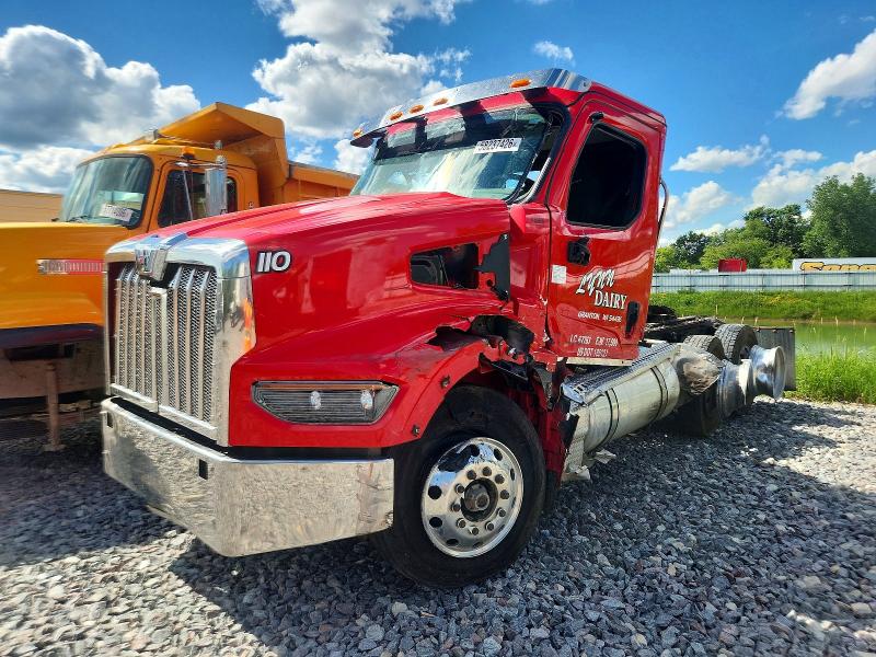 58237426 :رقم المزاد ، 5KJJBWDV4RLVE0677 vin ، 2024 Western Star/auto Car 49x Chassis مزاد بيع