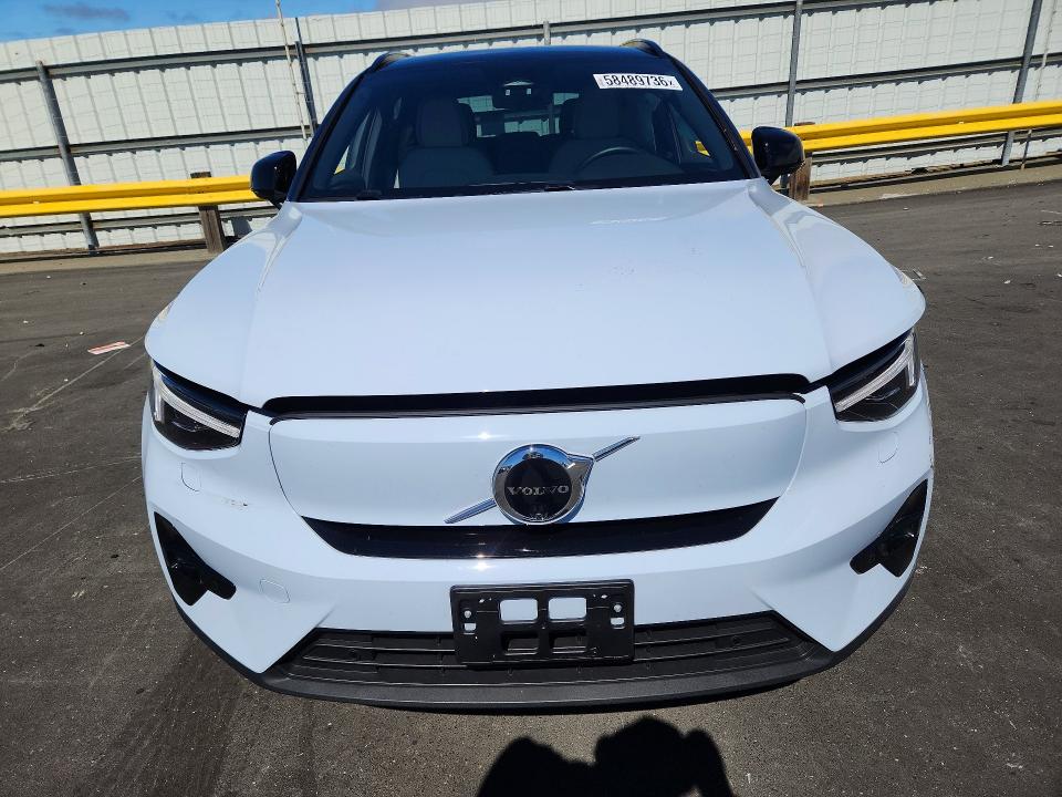 Продаж на аукціоні авто 2025 Volvo Ex40, vin: YV4ER3HL0S2595254, номер лоту: 58489736