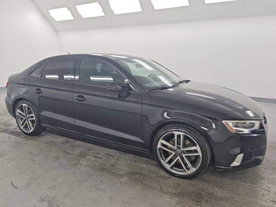 2018 Audi A3 მანქანა იყიდება აუქციონზე, vin: WAUAUGFF7J1042400, აუქციონის ნომერი: 54292616
