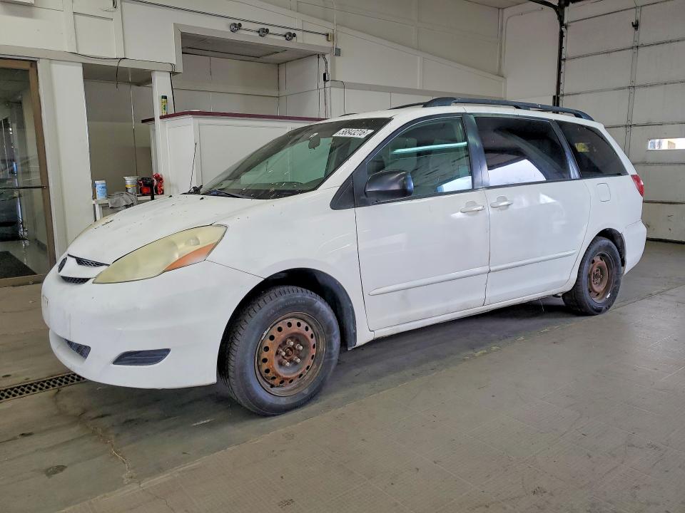 Aukcja sprzedaży 2010 Toyota Sienna, vin: 5TDKK4CC0AS303584, numer aukcji: 58843216