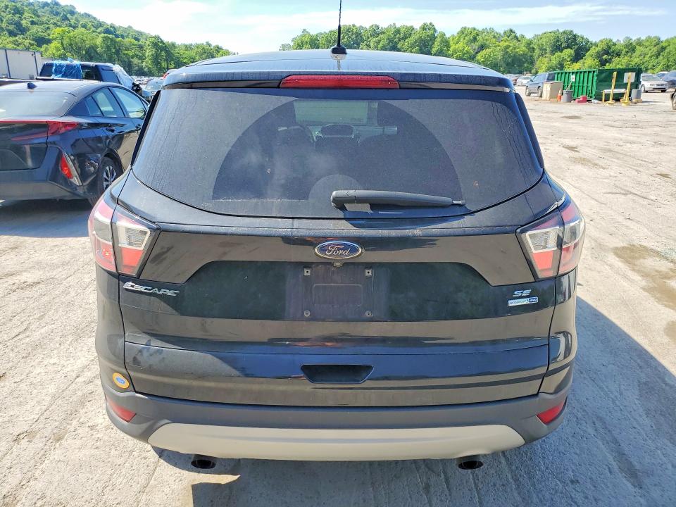 56321546 :رقم المزاد ، 1FMCU9GD7HUC17219 vin ، 2017 Ford Escape مزاد بيع