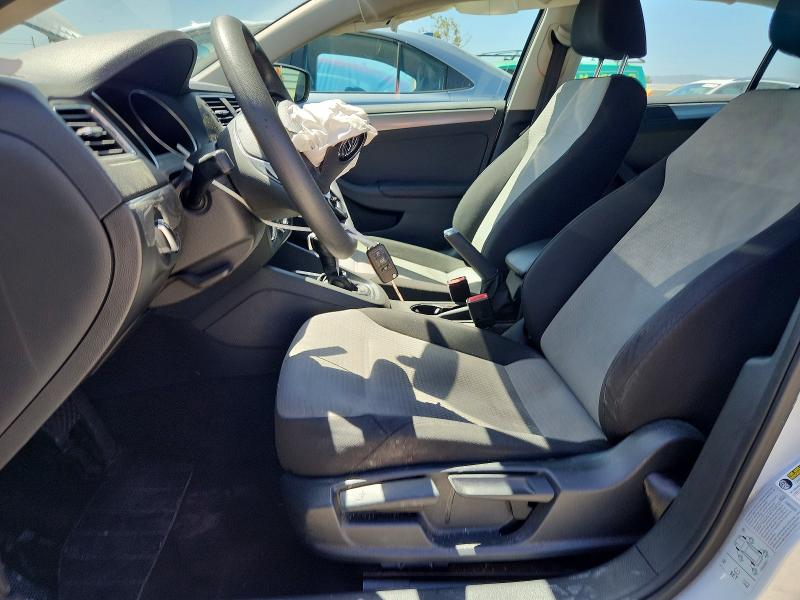 56473126 :رقم المزاد ، 3VW2B7AJ5HM235986 vin ، 2017 Volkswagen Jetta مزاد بيع
