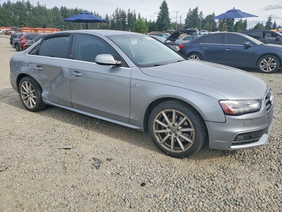 58098586 :رقم المزاد ، WAUFFAFL6FN015563 vin ، 2015 Audi A4 مزاد بيع
