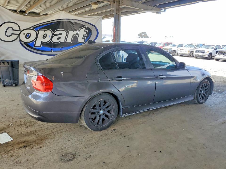 58644436 :رقم المزاد ، WBAVB135X6PT16645 vin ، 2006 Bmw 325 مزاد بيع