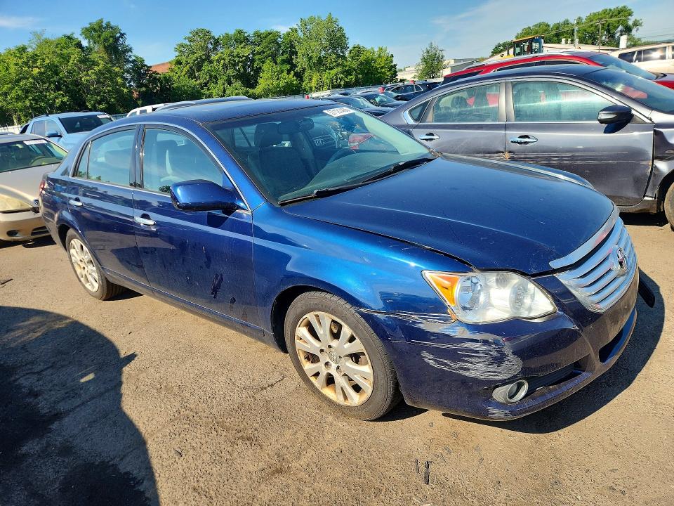 57121466 :رقم المزاد ، 4T1BK36B78U295997 vin ، 2008 Toyota Avalon مزاد بيع