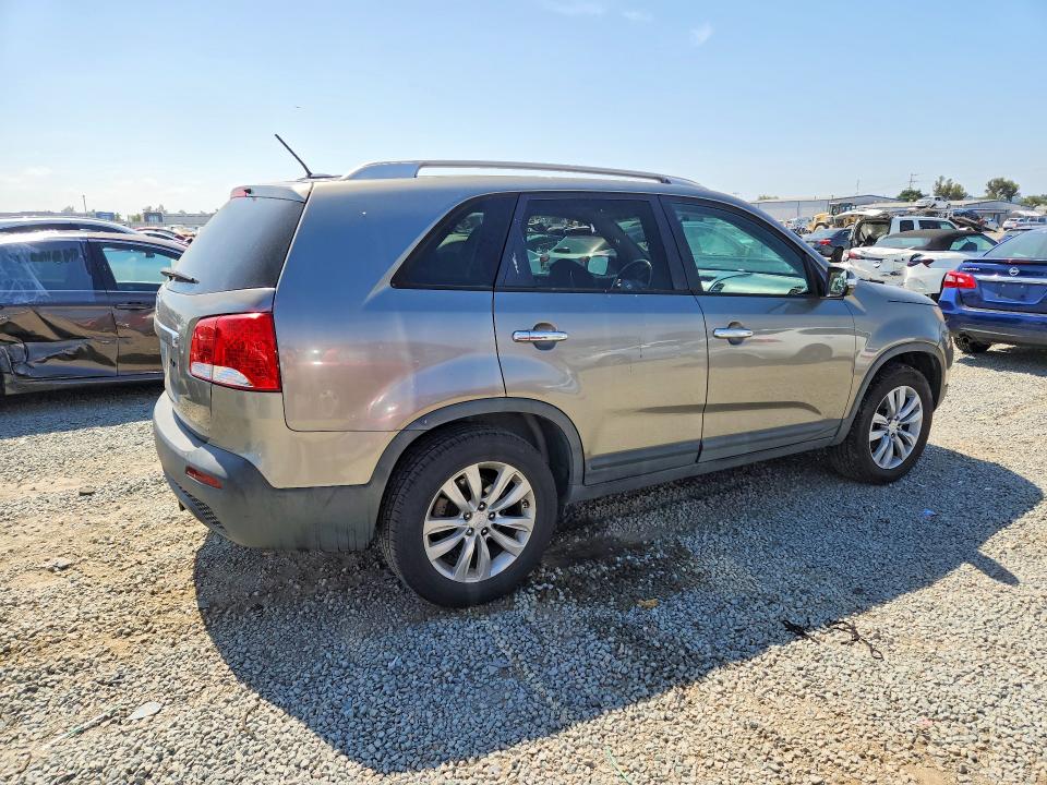 2011 Kia Sorento მანქანა იყიდება აუქციონზე, vin: 5XYKT4A22BG175662, აუქციონის ნომერი: 55841646