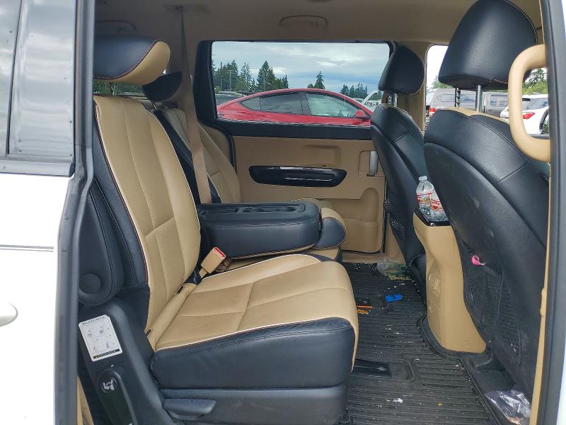 59142546 :رقم المزاد ، KNDMC5C17F6046571 vin ، 2015 Kia Sedona مزاد بيع