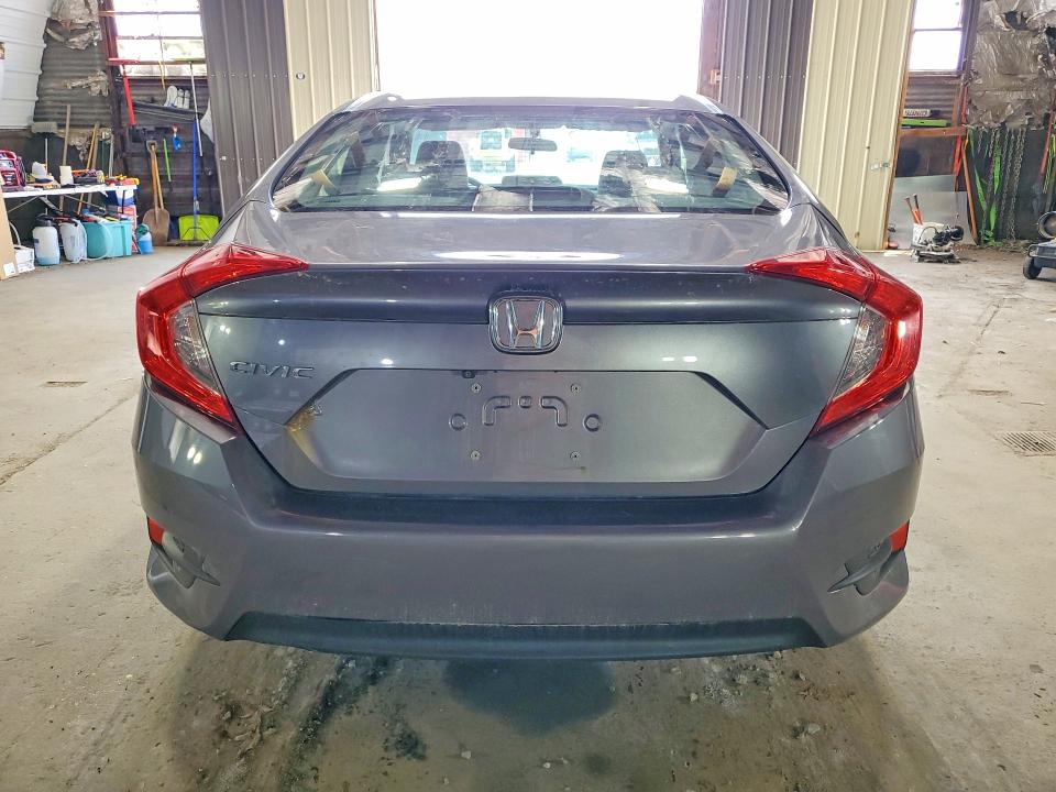 57537786 :رقم المزاد ، 19XFC2F52JE200855 vin ، 2018 Honda Civic مزاد بيع