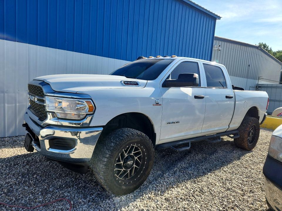 55419956 :رقم المزاد ، 3C6UR5CL2KG599208 vin ، 2019 Ram 2500 مزاد بيع