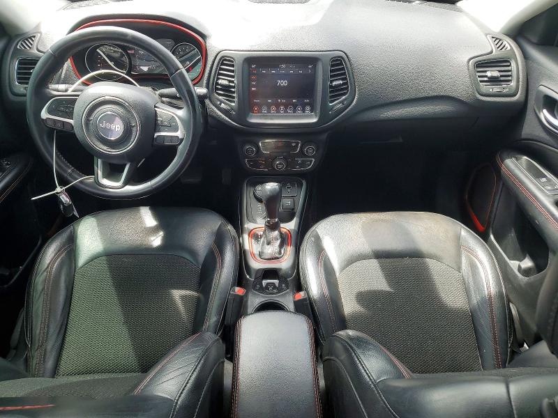 57573856 :رقم المزاد ، 3C4NJDDB3JT451708 vin ، 2018 Jeep Compass مزاد بيع