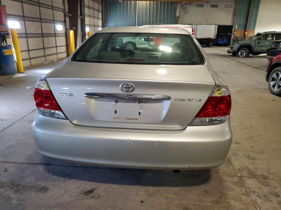 55772006 :رقم المزاد ، 4T1BE32K95U567331 vin ، 2005 Toyt Camry مزاد بيع